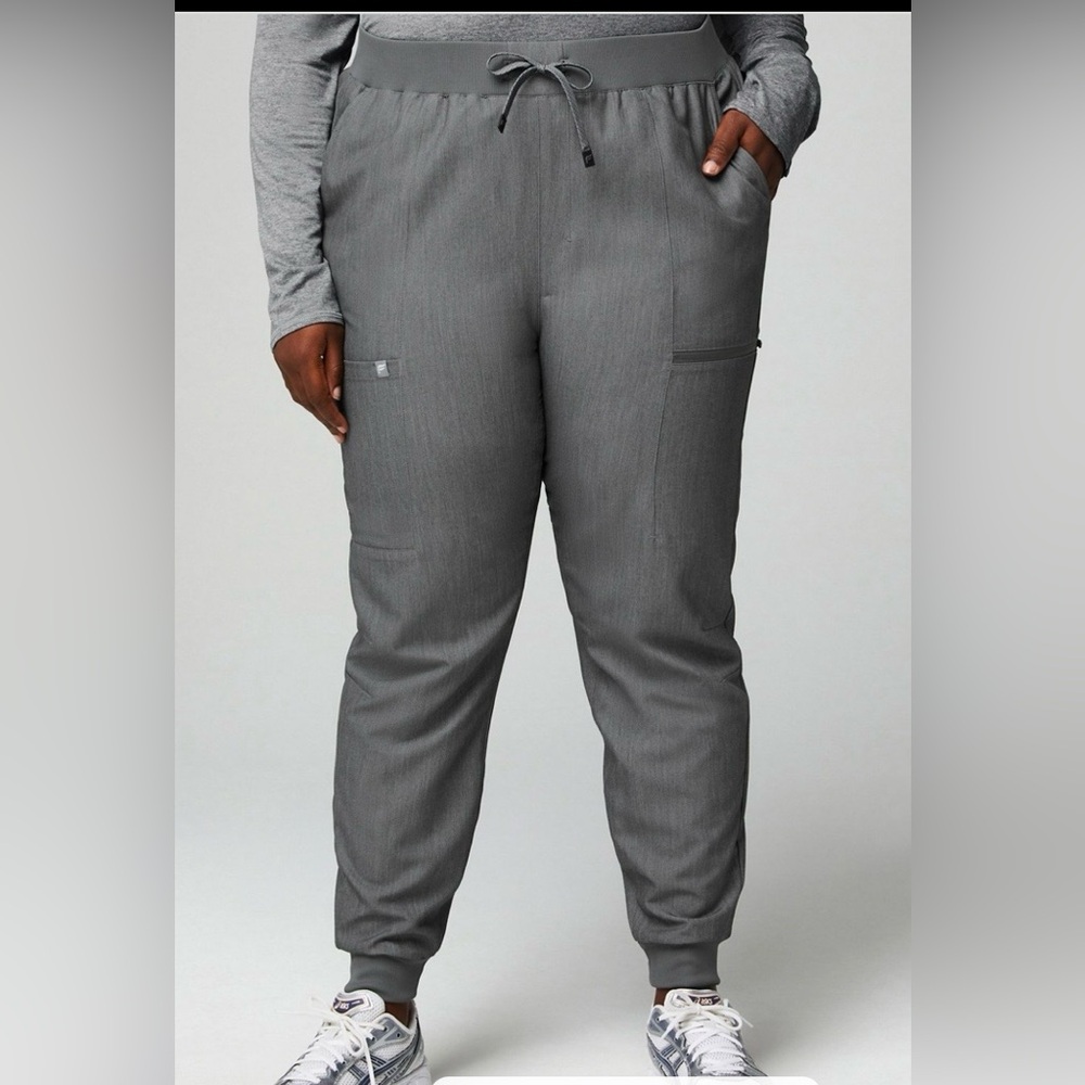 Fabletics‎ Mid-Rise On-Call Scrub Jogger